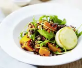 Linsensalat mit Kürbis und gebackenem Ziegenkäse