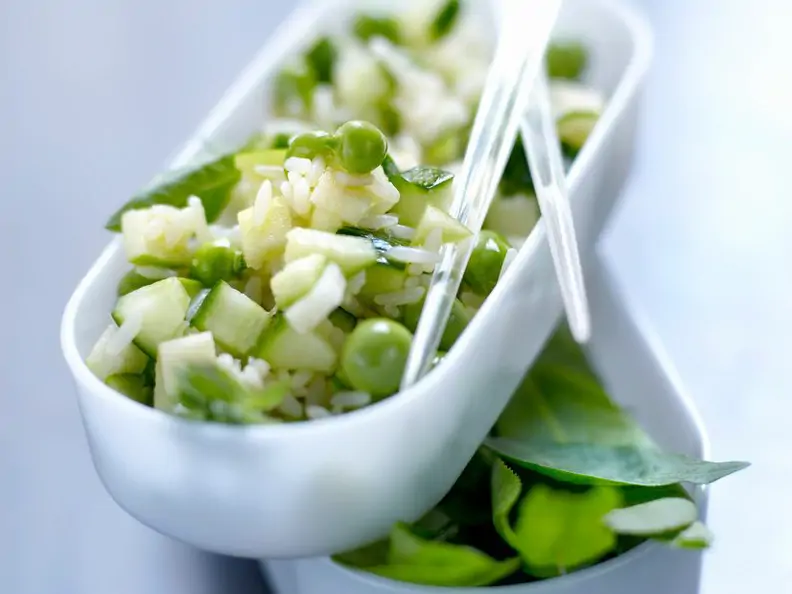 Reissalat mit Zucchini