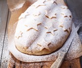 Gefüllter Quarkstollen