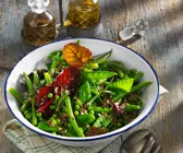 Grüner Schotensalat