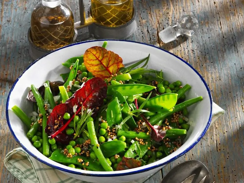Grüner Schotensalat