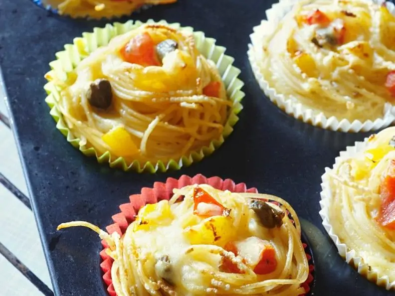 Pasta-Muffins mit Mozzarella