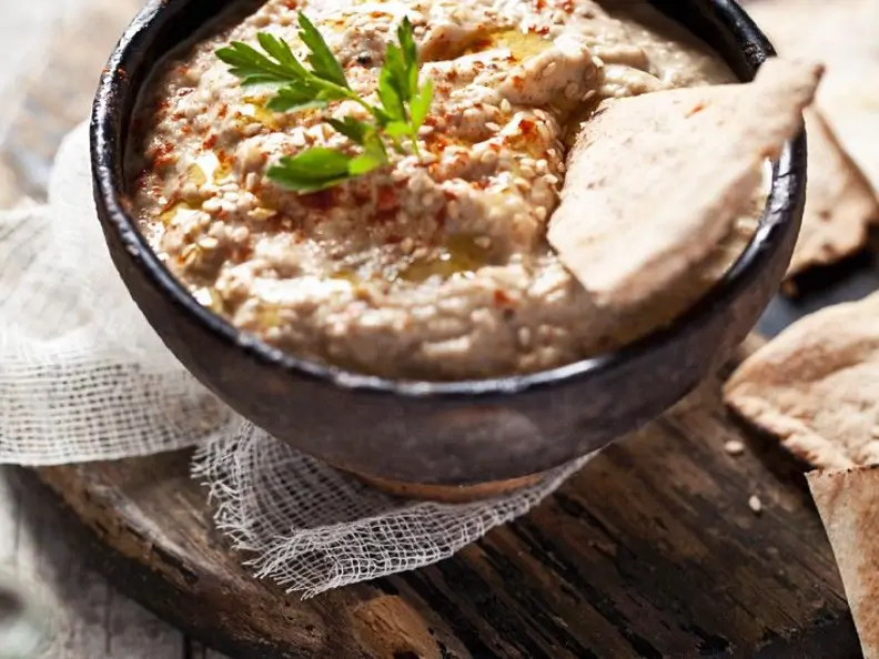 Püree aus Auberginen und Sesampaste