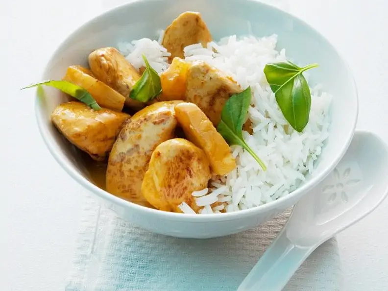 Gelbes Curry mit Hähnchenbrust und Basmati