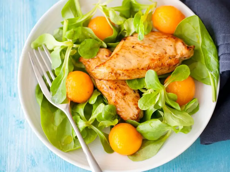 Salat mit Hähnchen und Melone