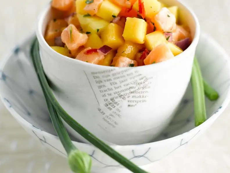 Ananassalat mit Lachs