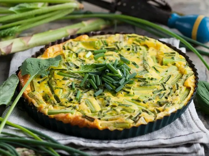 Gebackener Spargel-Omelett-Kuchen
