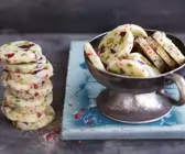 Mandel-Heidesand mit Cranberrys und Pistazien