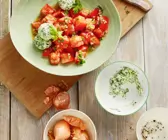 Tomatensalat mit Spinat-Ricottabällchen