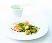 Lachsforelle mit Bohnen und Pesto