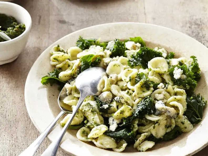 Grünkohl-Orecchiette mit Gorgonzola