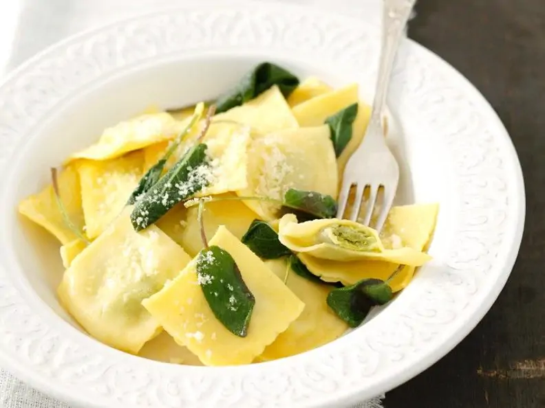 Spinat-Ravioli mit Salbeibutter