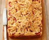 Pflaumen-Hefekuchen mit Streuseln