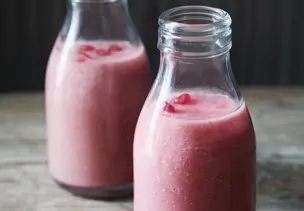 Rosa Frucht-Smoothie