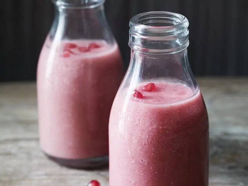Rosa Frucht-Smoothie