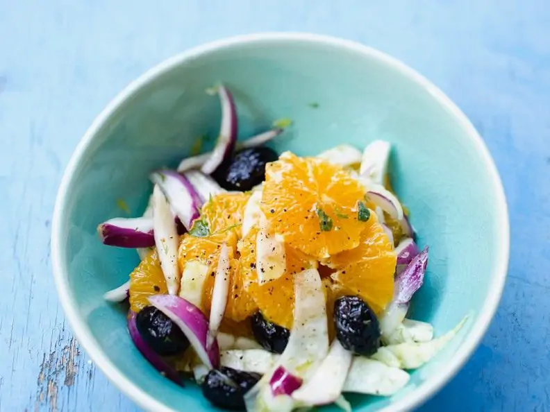 Fenchelsalat mit Orange und Zwiebeln