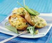 Gefüllte Kartoffel mit Mangold und Käse