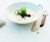 Gemüserahmsuppe mit Roter Bete
