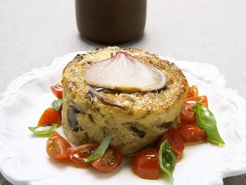 Auberginen-Gratin mit Zwiebeln