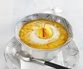 Süße Möhrensuppe mit Mangoeis