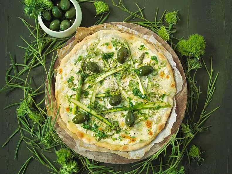 Vegane Spargelpizza