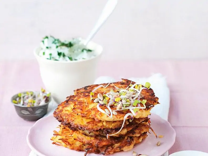 Kartoffelrösti mit Quarkdip und Sprossen