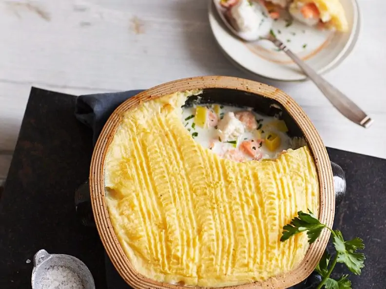 Fisch-Pie unter der Kartoffelhaube