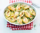 Conchiglie mit Lachsfüllung