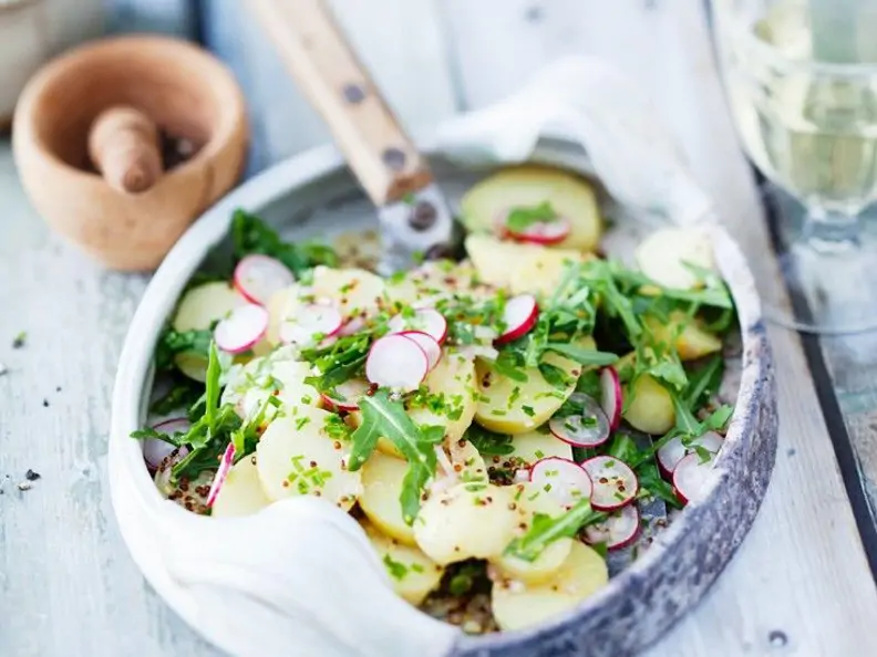 Kartoffelsalat mit Radieschen