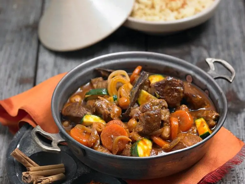 Arabisches Lammragout mit Möhren und Zucchini