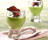Spinatcreme und Rote-Bete-Chips