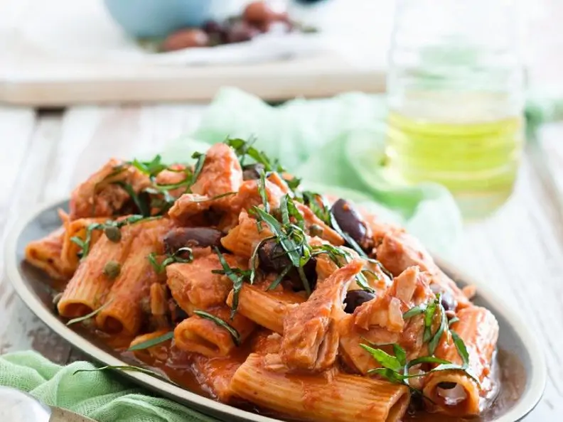 Pasta Puttanesca mit Thunfisch