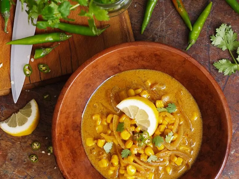 Scharfe Mais-Zwiebel-Suppe