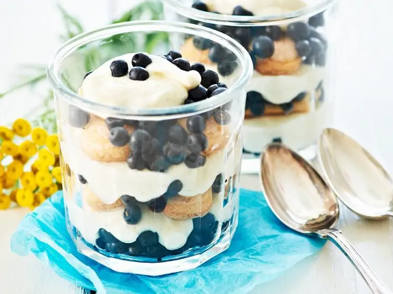 Tiramisu mit Blaubeeren