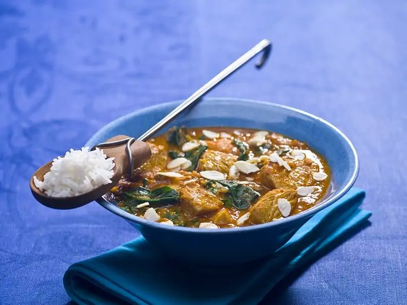 Geflügelcurry mit Spinat