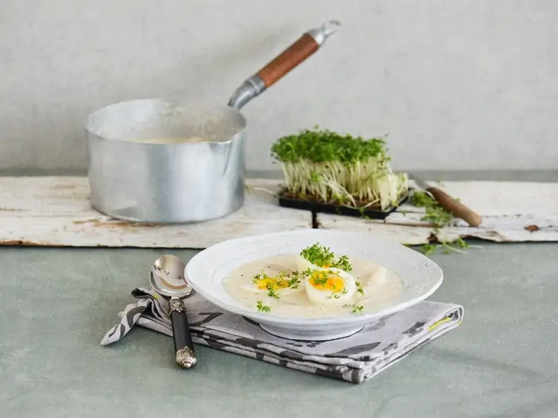 Cremige Schwarzwurzelsuppe mit Ei