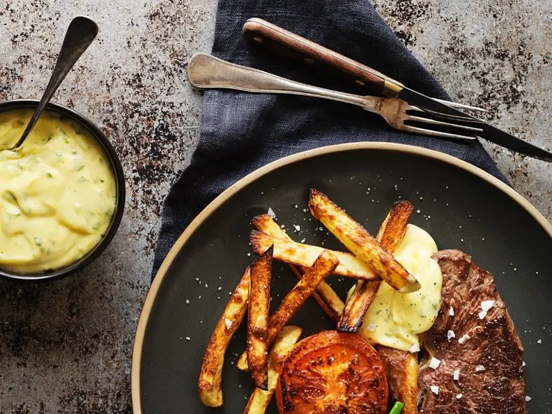 Steak mit Bernaise-Dip und grünen Bohnen