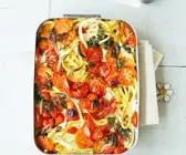 Makkaroni-Auflauf mit Tomaten und Kräutern