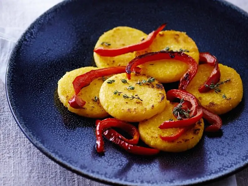 Polentaküchlein mit Paprika