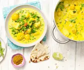 Curry mit Erbsen und Kartoffeln