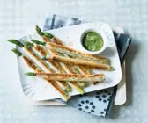 Spargel im Knusperteig gebacken