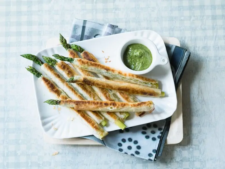 Spargel im Knusperteig gebacken