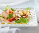 Salat mit Schwarzwurzel, Tomaten und Radieschen