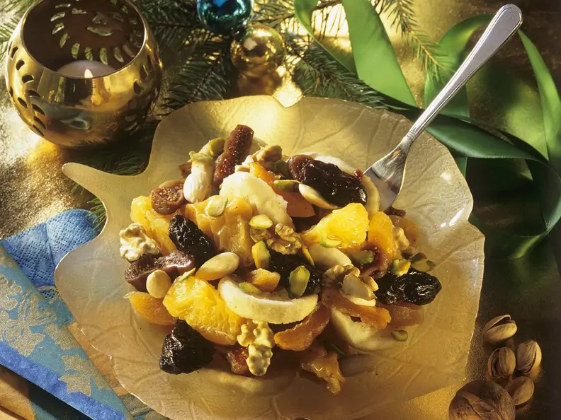 Fruchtsalat mit Nüssen