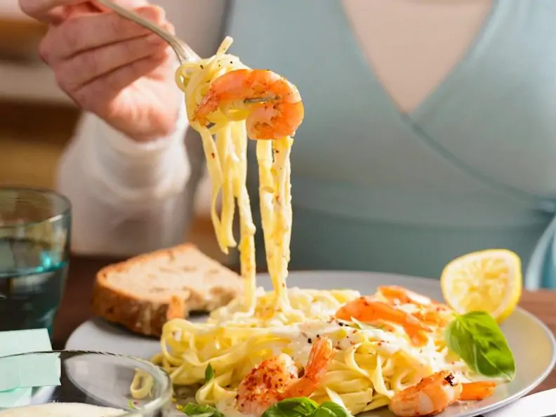 Pasta mit Garnelen und Sahnesoße