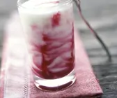 Buttermilch mit Rote-Bete-Saft