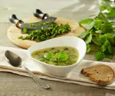 Kartoffel-Brennnessel-Suppe