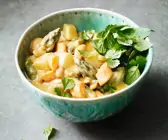 Gemüsecurry mit grünem Spargel