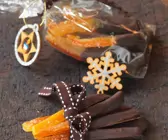 Orangenstäbchen im Schokomantel