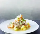 Waller aus dem Wurzelsud mit Kartoffeln und frischem Meerrettich